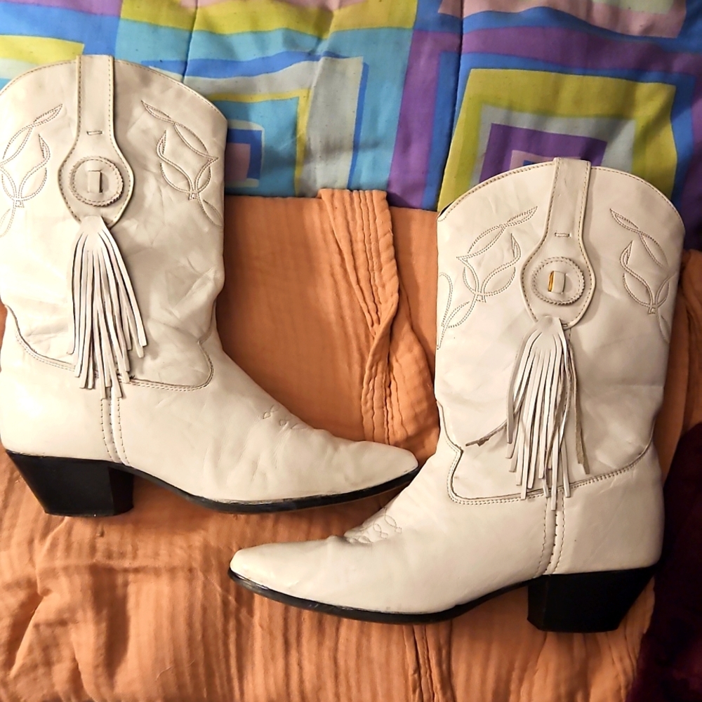LAREDO 80’s VINTAGE WOMENS WHITE LEATHER FRINGED COWBOY WESTERN BOOTS